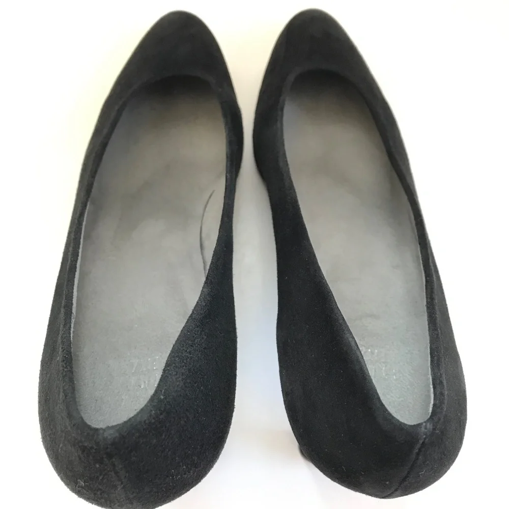 STUART WEITZMAN Black Suede Pump Kitten Heels Women’s Size 10 NARROW